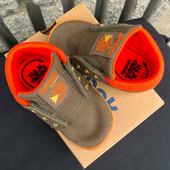 NWOT Reebok Branded Baby Shoes - Picture 2 of 7